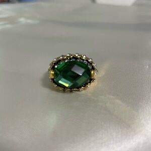 Elegant Green Gemstone Ring